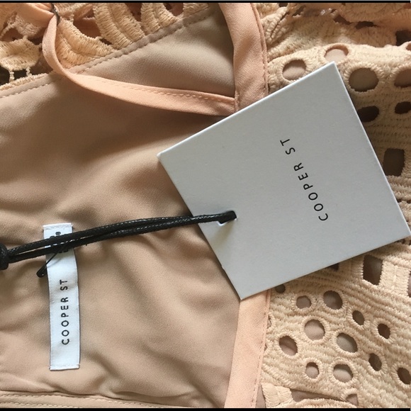 Off the Shoulder Peach Lace Overlay Midi Dress - Picture 4 of 4